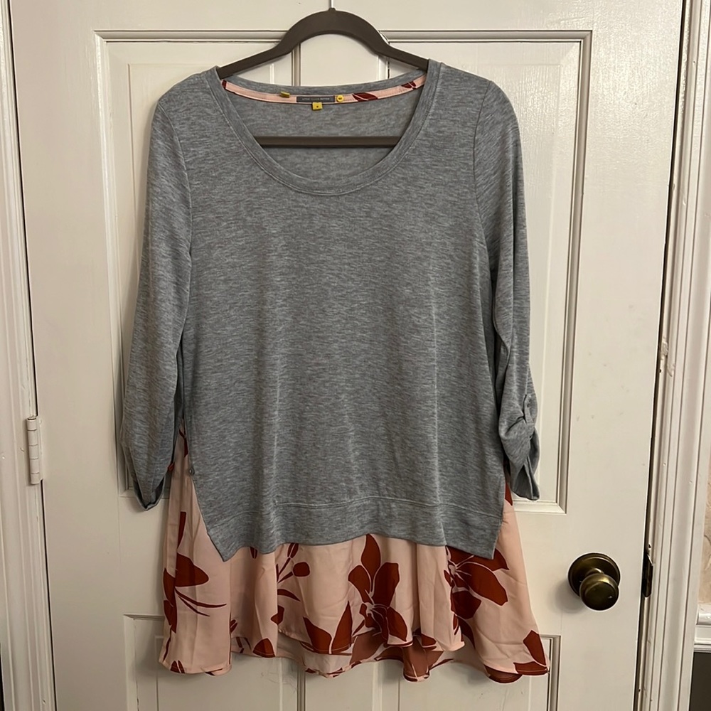 Little Yellow Button Gray Long Sleeve Tunic size Medium